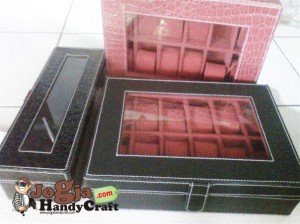 Box Jam Tangan Isi 12