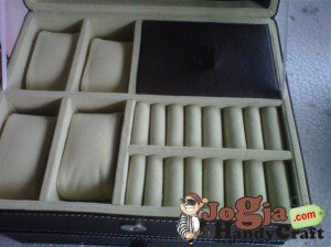 Box Kombinasi Tempat Jam dan Accesories