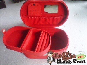 Ovalium Jewelry Box Red