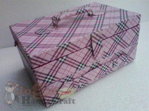 Box Jam Isi 12 Kombinasi Laci Accesories Burberry Pink