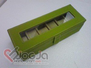 Box Jam Tangan Isi 6 Green Inner Cream
