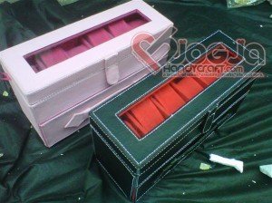 Box Jam Susun Slot 12 Black Pink