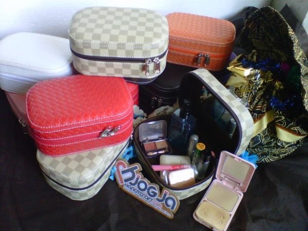 Mini Cosmetic Hard Case Cantik (1)