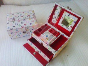 Cute White LV Jewelry Box
